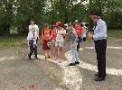 Черногорские госавтоинспекторы и педагоги поздравили детей с праздником
