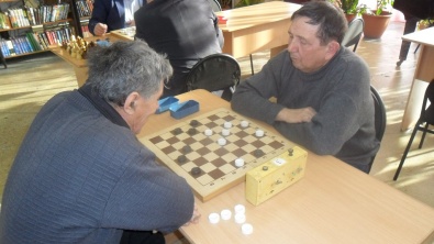 В Черногорске определили лучшего шашиста среди ветеранов