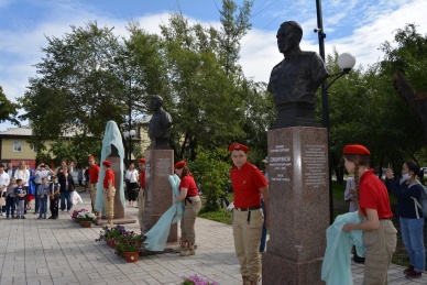 В Черногорске торжественно открыли аллею-героев 