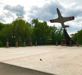 В сквере «Крылья Победы» установлены бюсты героев-черногорцев 