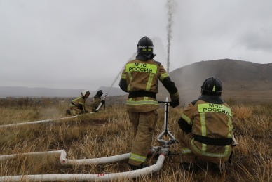 Черногорские огнеборцы испытали пожарную насосную станцию