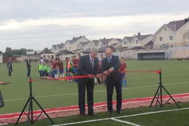 Состоялось официальное открытие мини-футбольного поля на черногорском стадионе «Сибиряк» 